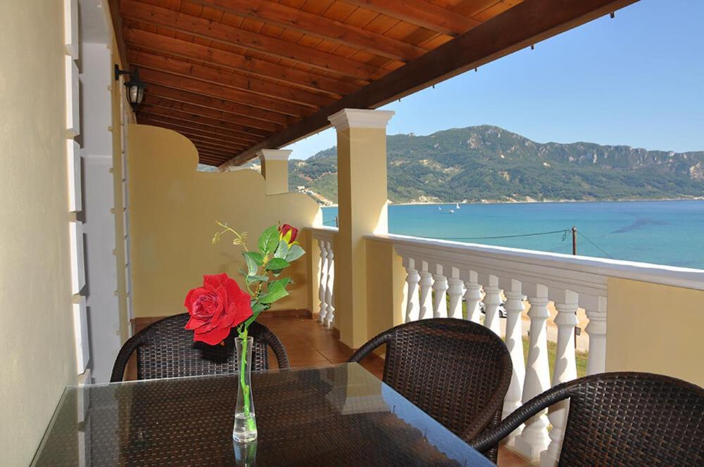 Aparthotel San George Cove Afión Esterno foto